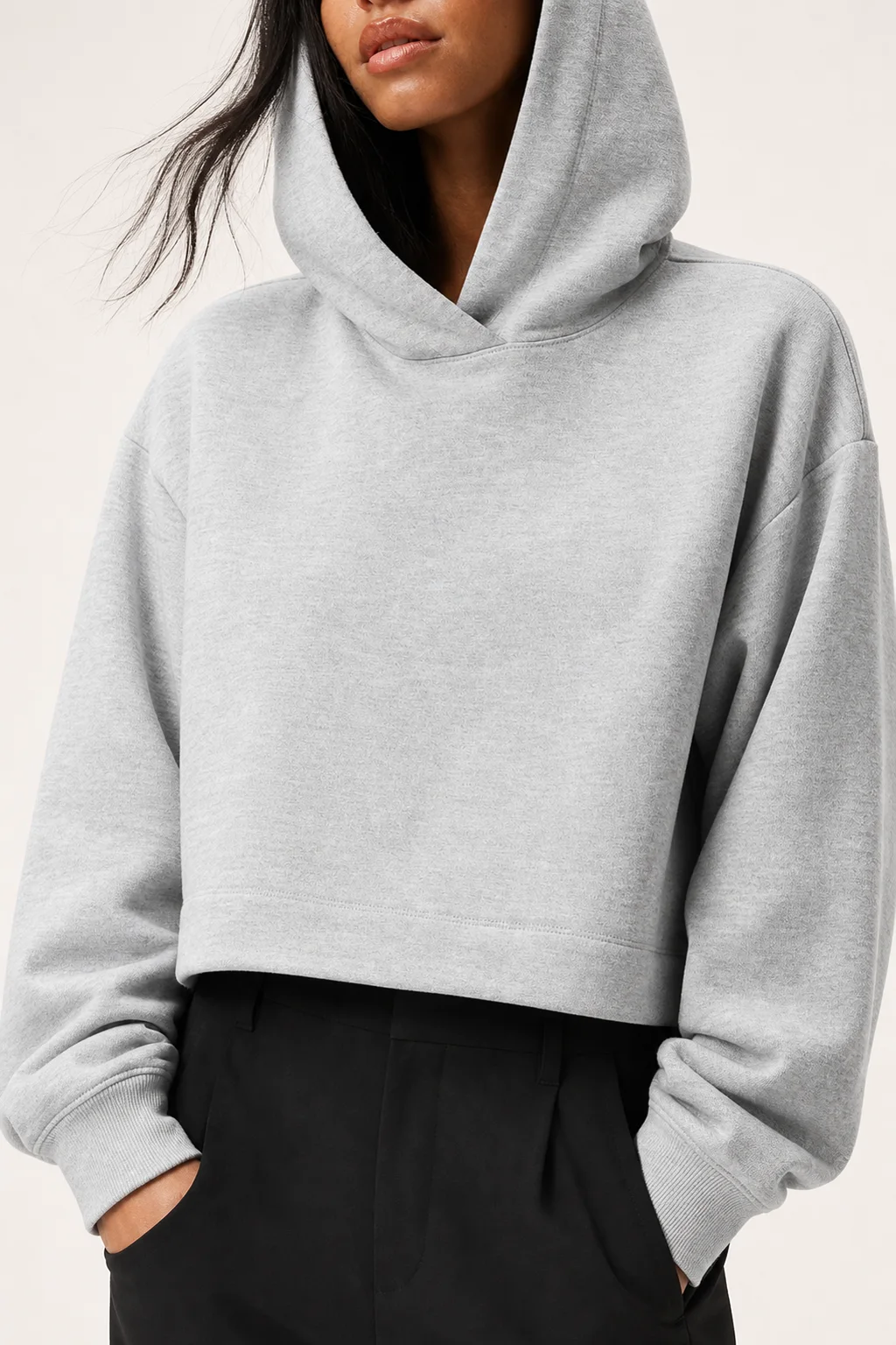 Minimalistischer melierter Cropped-Hoodie ohne Kordelzug