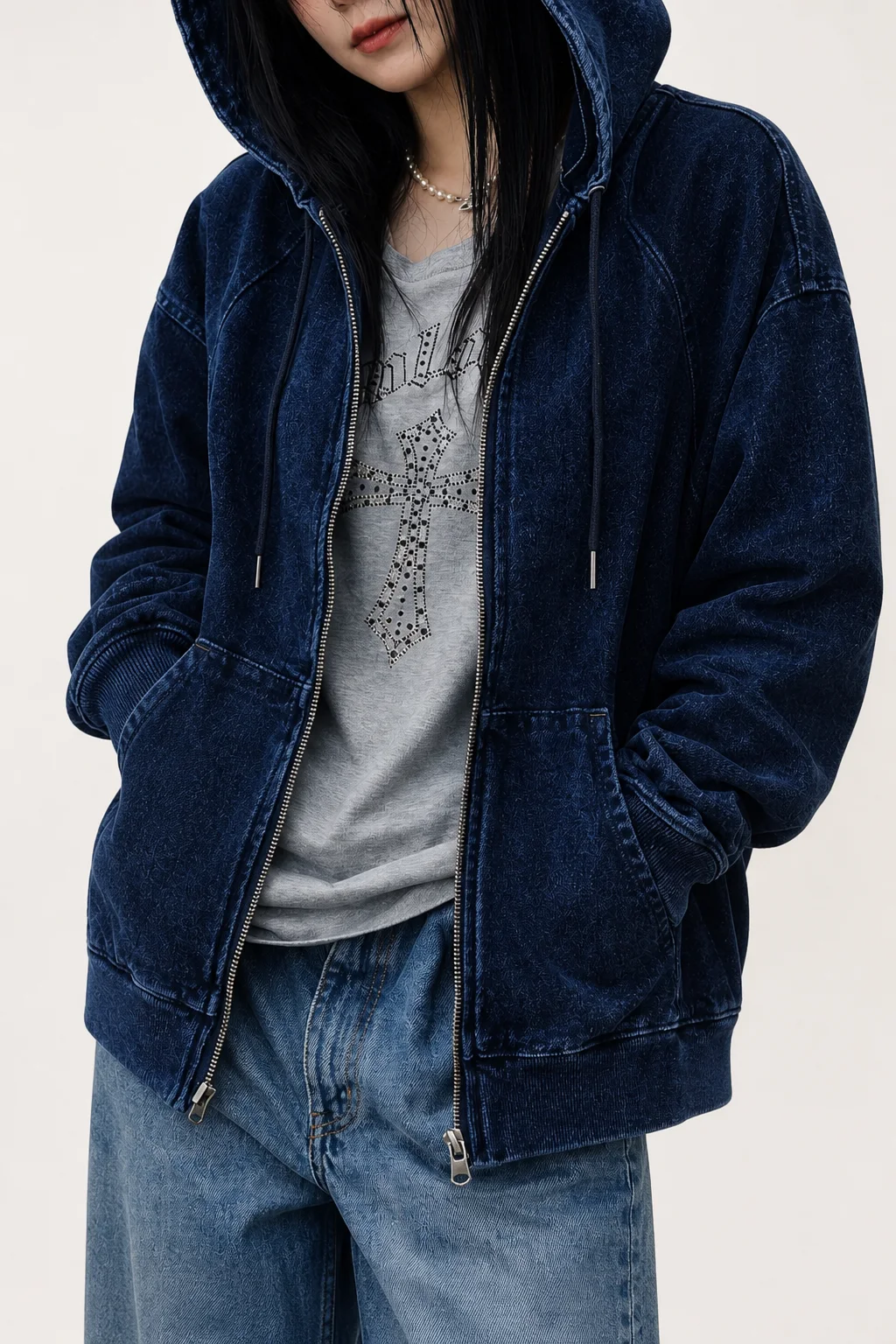 Navyfarbener Zip-Hoodie mit Acid-Wash-Effekt, Metallzipper und Kängurutasche